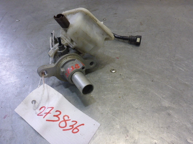 Цилиндр тормозной главный