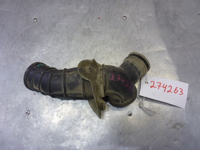 Патрубок воздушного фильтра