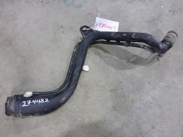 Горловина топливного бака