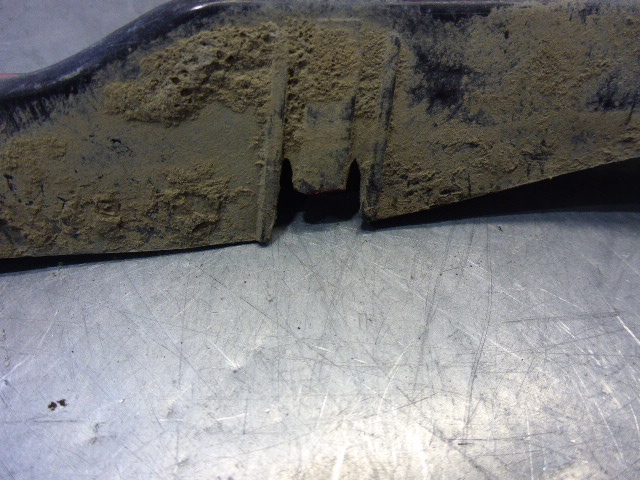 Кронштейн переднего бампера правый