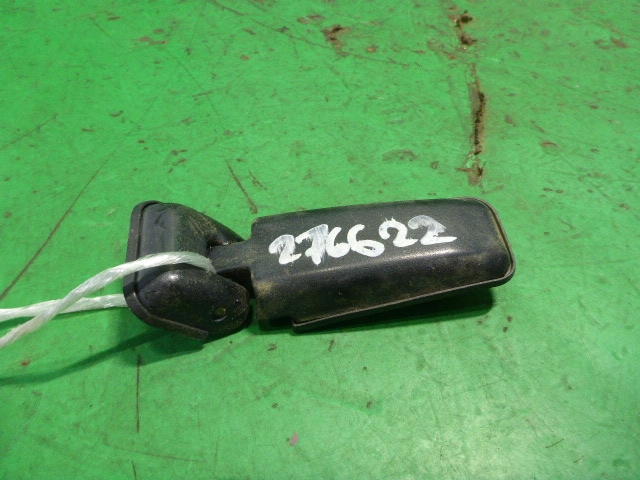 Петля двери багажника