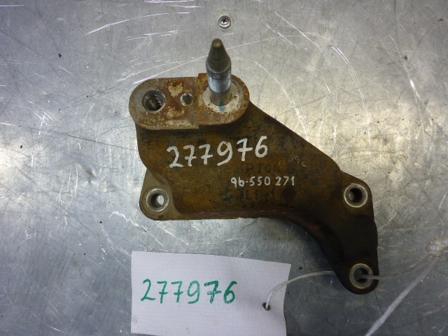 Кронштейн КПП левый