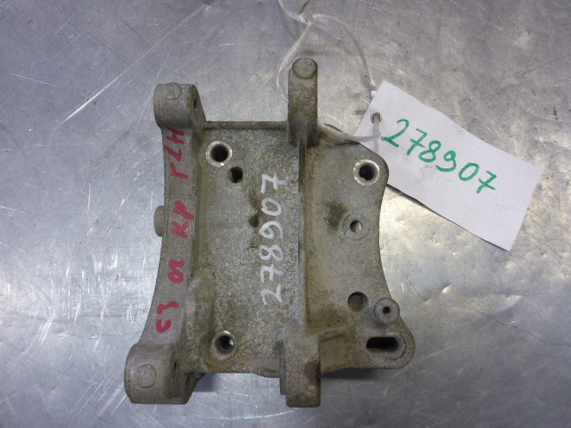 Кронштейн генератора