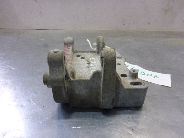 Кронштейн генератора