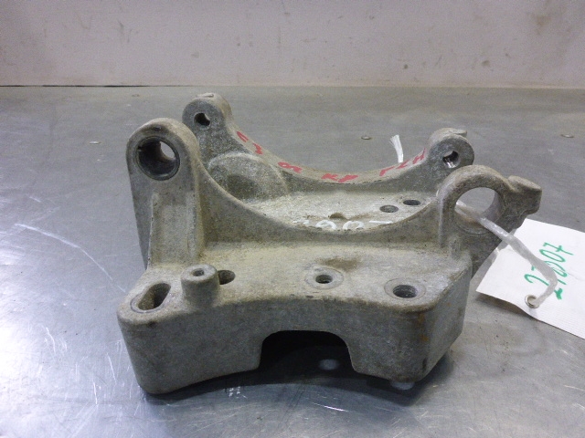 Кронштейн генератора