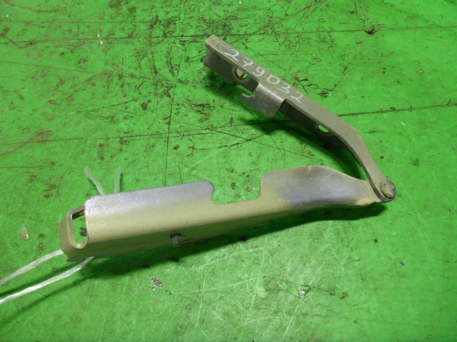 Петля капота левая