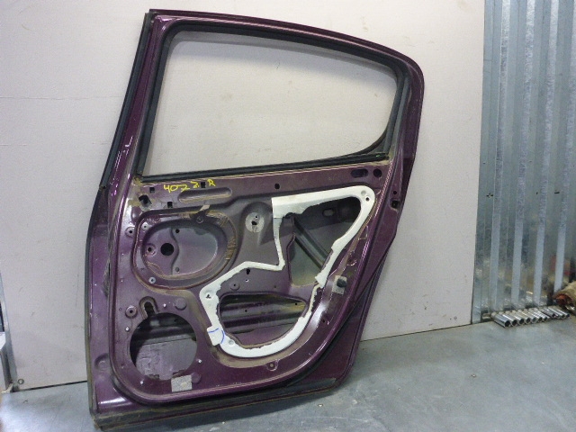 Дверь задняя правая