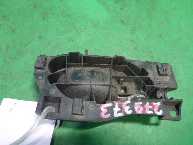 Ручка двери задней внутренняя левая