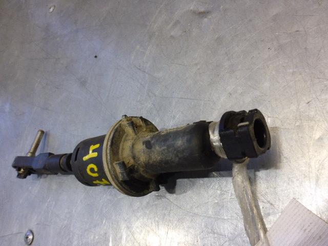 Цилиндр сцепления главный