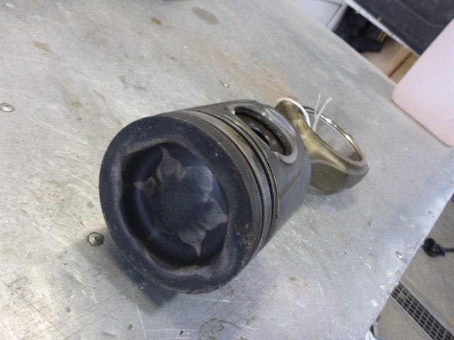 Поршень с шатуном