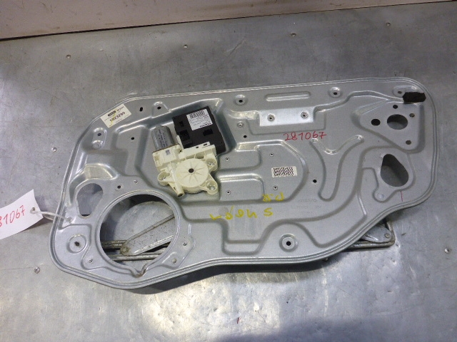 Стеклоподъемник электр. передний правый