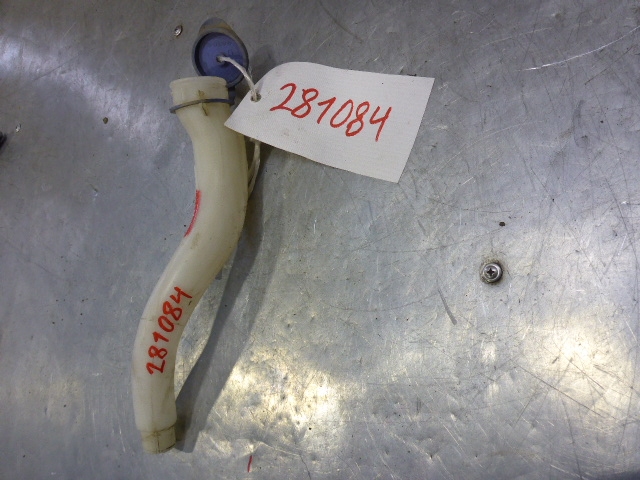 Горловина бачка омывателя