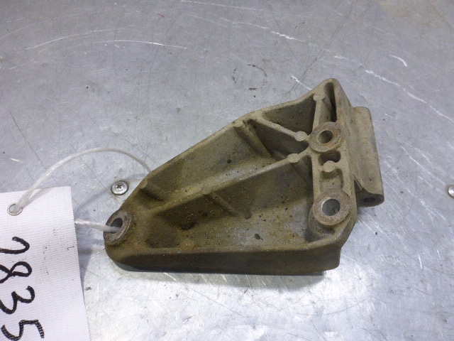 Кронштейн генератора