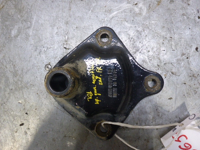 Кронштейн рабочего цилиндра подъема кабины