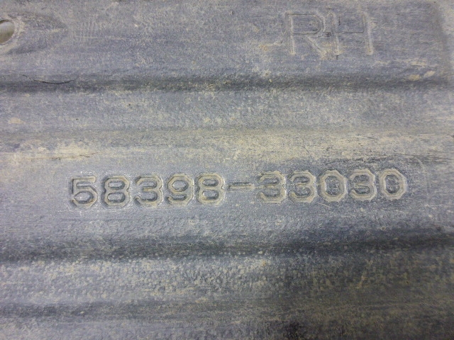 Защита антигравийная правая