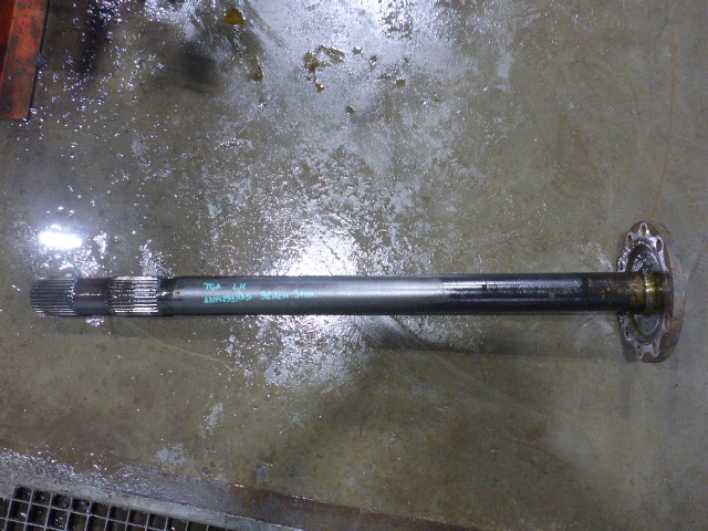 Полуось задняя левая