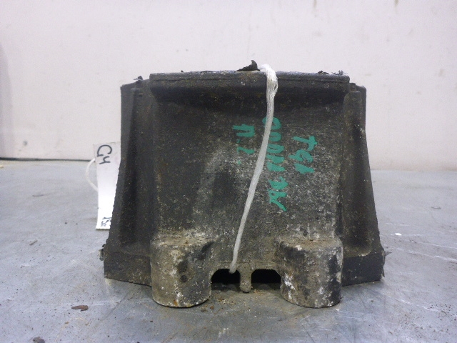 Опора двигателя передняя