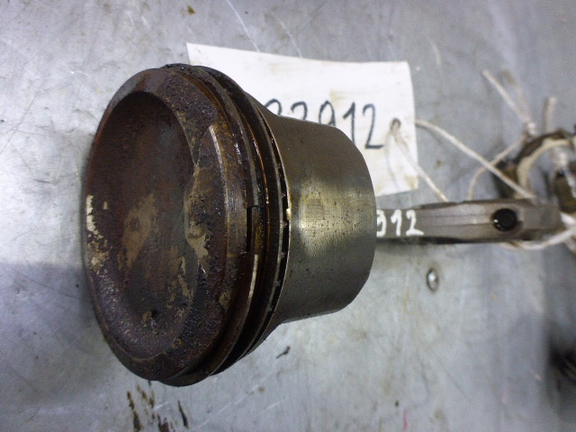 Поршень с шатуном