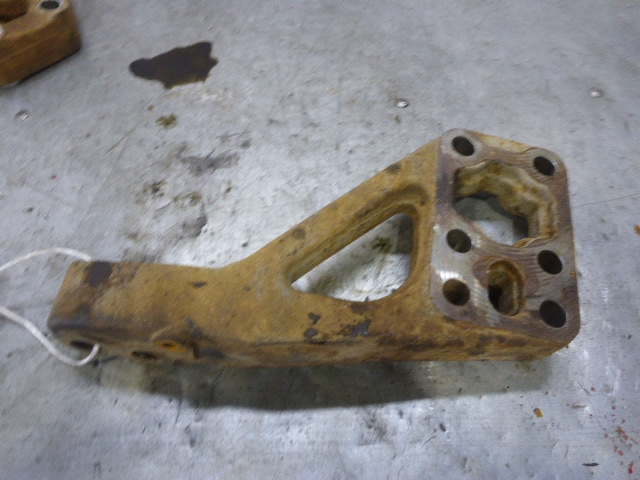 Кронштейн двигателя правый