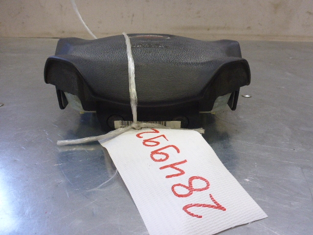 Подушка безопасности в рулевое колесо