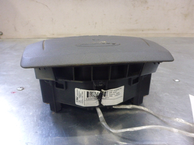 Подушка безопасности в рулевое колесо