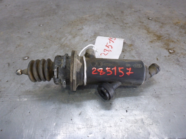 Цилиндр сцепления главный