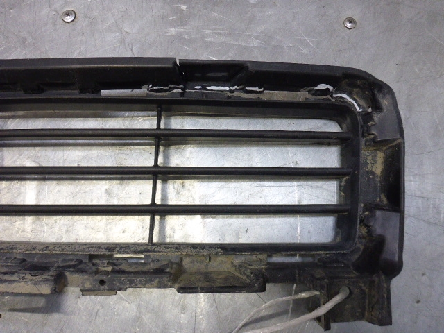 Решетка в бампер левая