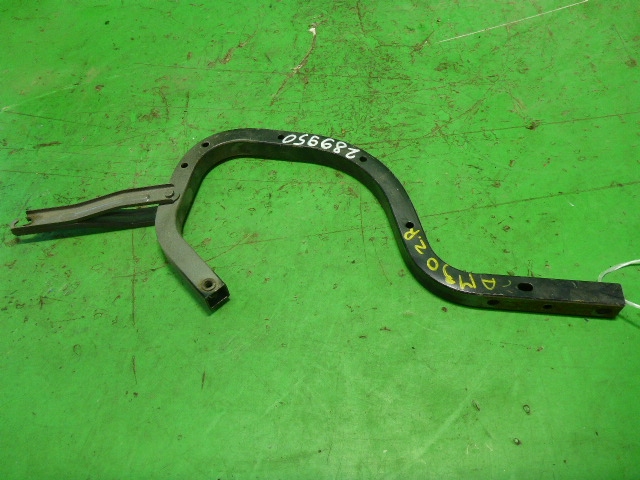 Петля крышки багажника