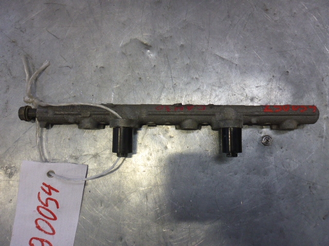 Рейка топливная (рампа)