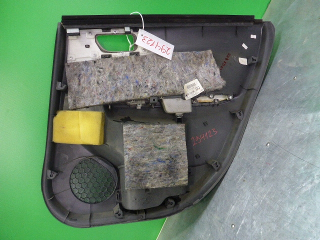 Обшивка двери задней левой