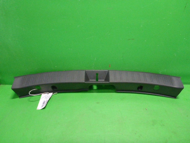 Обшивка багажника