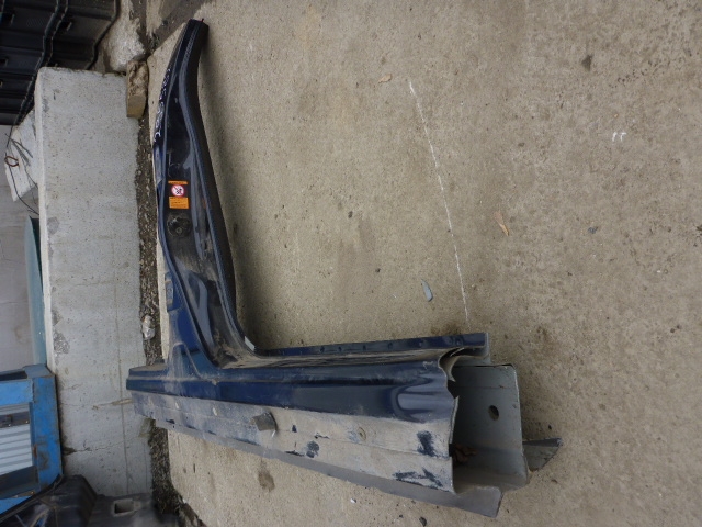 Порог со стойкой правый