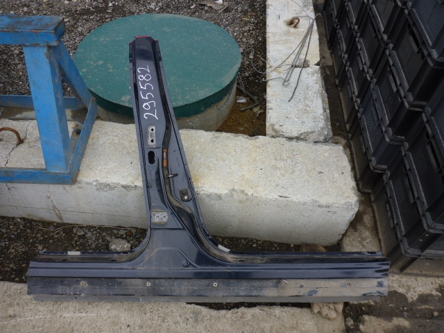 Порог со стойкой правый