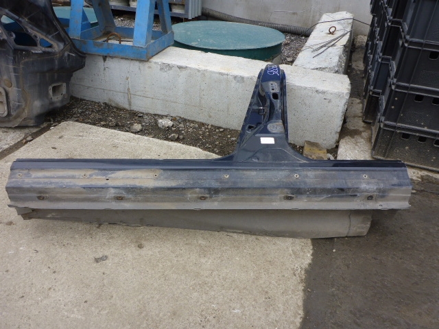 Порог со стойкой левый