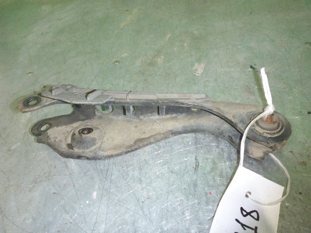 Рычаг задний поперечный левый
