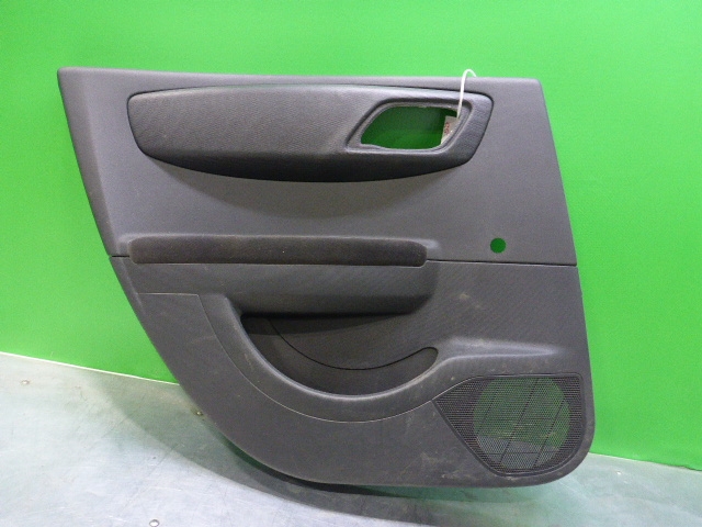 Обшивка двери задней левой