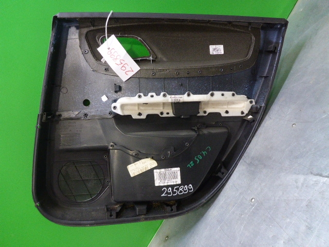 Обшивка двери задней левой