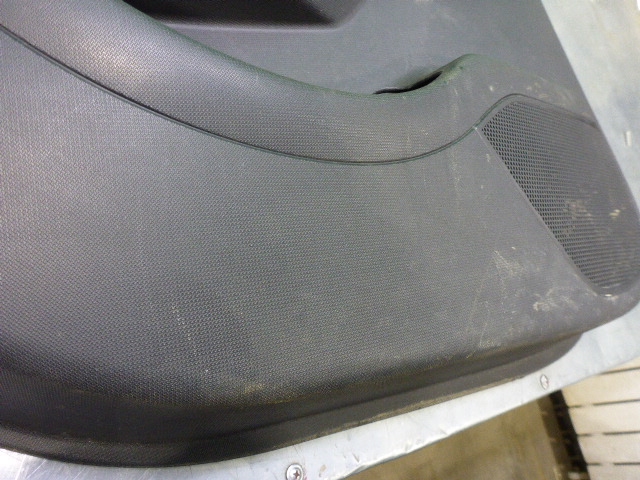 Обшивка двери задней левой