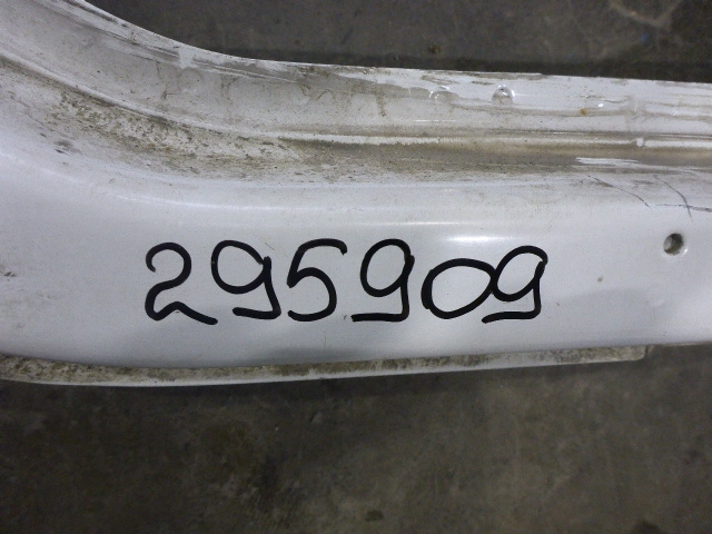 Кузовной элемент