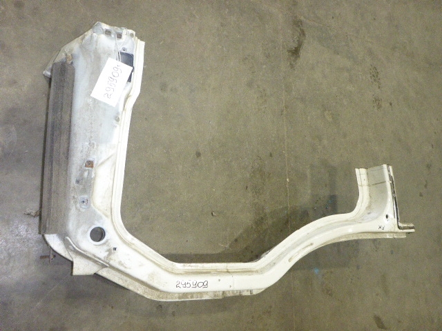 Кузовной элемент