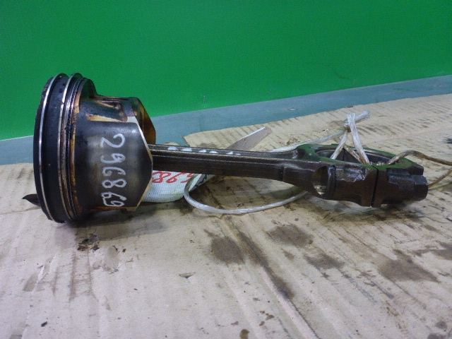 Поршень с шатуном