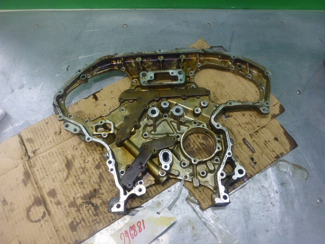 Крышка двигателя передняя