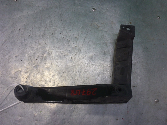 Кронштейн заднего бампера правый