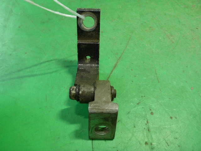 Петля двери передней левой верхняя