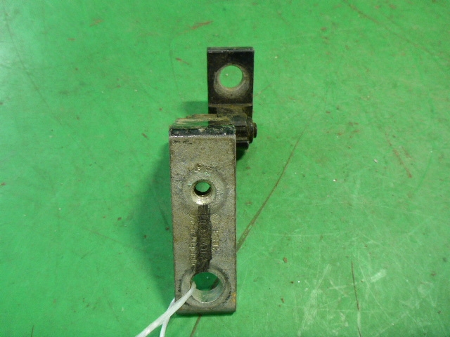 Петля двери передней левой верхняя