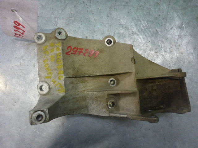 Кронштейн ГУР