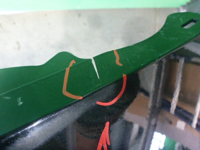 Бампер задний