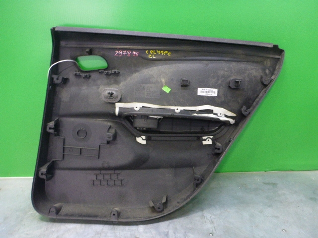 Обшивка двери задней левой