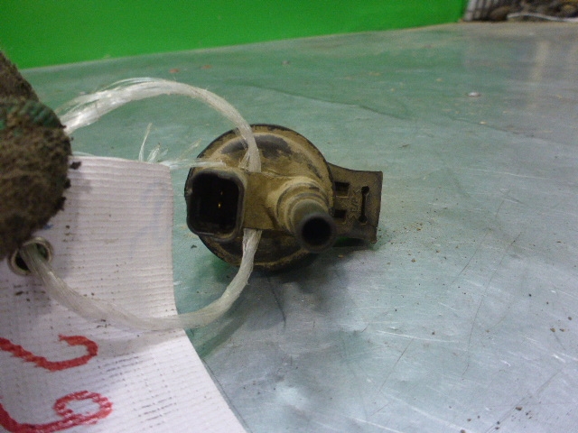 Клапан вентиляции топливного бака