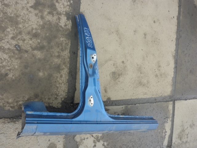 Порог со стойкой правый